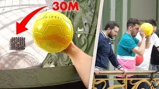 Connect 4 Giant at 30 meters high