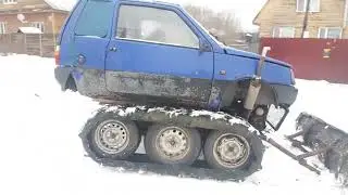 разгребаю снег первый раз.