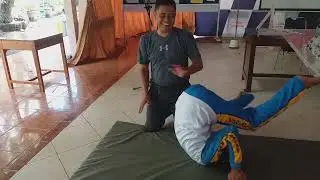8 First Spendel berlatih roll belakang