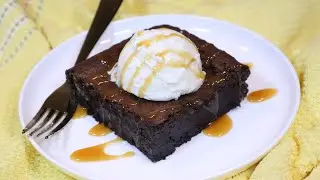 Flourless Fudgy Brownies - Only 5 Ingredients!