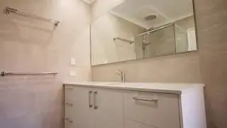 Dianne & Roger L Bathroom