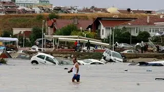 Стамбул затопили грозовые дожди