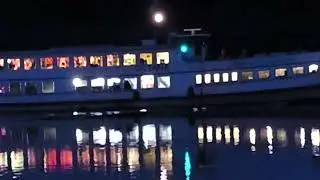 Дискотека на корабле, река Везер, Бремен.
