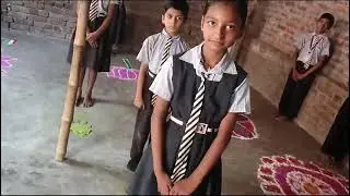 आज हमारे विद्यालय के नन्हे मुंहे बच्चे कितना सुंदर सुंदर रंगोली बनाये आप लोग जरूर देखे।