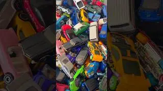 I show my diecast cars in the box