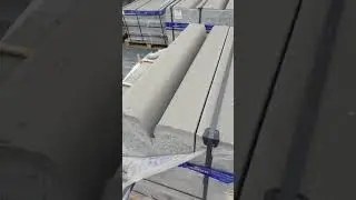 Бордюр дорожный серый.