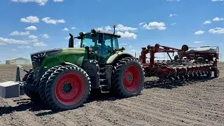 NEW FENDT 1042 Pulling CASE IH Planter!!
