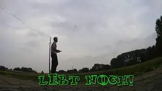 Quadcopter Bugs 6 & Firefly Micro überleben 2 crash