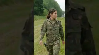 Boswachter Bart overlegt regelmatig met de luchtmacht om de belangen van de natuur te bewaken.