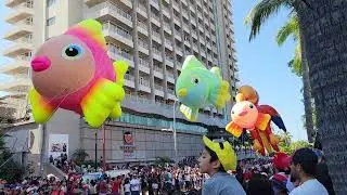 Desfile De Globos Gigantes 2023.. Reyes Magos En Acapulco🐬