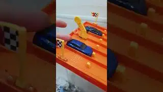 Bugatti Chiron против Porsche Panamera