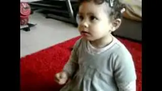 bébé mathilda ce qu'elle sait faire à 21 mois.mp4