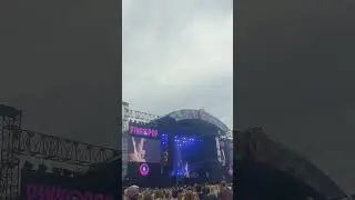 1 minute of Tash Sultana live at Pinkpop #pinkpop #tashsultana