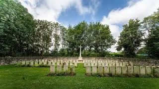 Summit Trench Cemetery, Croisilles