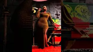Photoshoot with stunningly curvy supermodel Dominique  poses with her breathtaking artwork #fashion