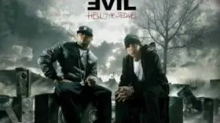 Eminem & Royce Da 5′9″ - I'm On Everything