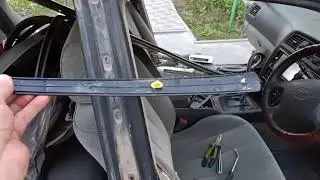 Как снять жёлоб на Toyota Mark 2 !!!