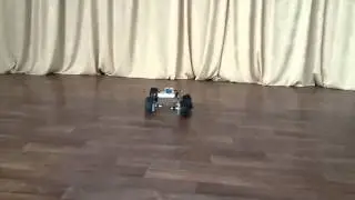 Робот танцует Кара Жорга