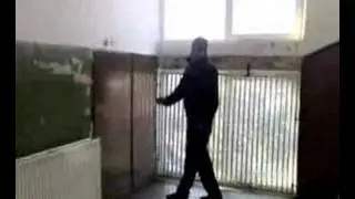 Badiguarzy joaca fata ascunselea