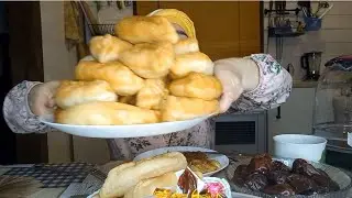 Мукбанг пирожки с яйцом и луком😋! Я не мусульманка?