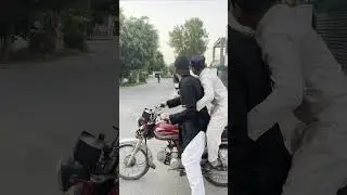 Suspense Motor Cycle Escape  | Pakro usay  |  Aisa kabhi aap nay kiya 😀 | #suspense