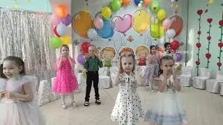 Утренник 8 марта у ребят старшей группы "Как дети Весну от Кощея спасали"