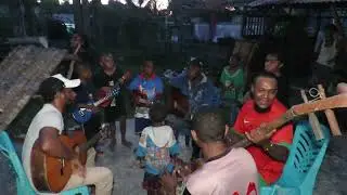 (Part 1) Musik dari Biak dengan ukelele, gitar, tifa, toki bambu