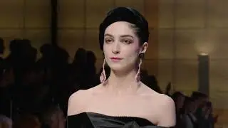 Cipria: Giorgio Armani Women’s Fall Winter Collection 2023-24.
