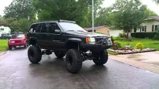 Lifted Jeep Grand Cherokee 5.9 ZJ.
