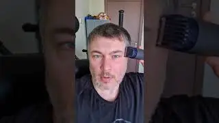 Сбрил себе брови. 