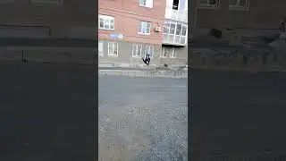 ЭТОТ ПАРЕНЬ БЫЛ ИЗ ТЕХ КТО ПРОСТО ЛЮБИТ ЖИЗНЬ