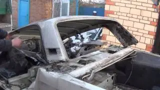Car Disposal. Dismantling. Cutting up the body with an axe. Part 1