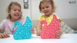 SAKELL Pop It Fidget Toys  Geant Unicorn Swan Turtle and more