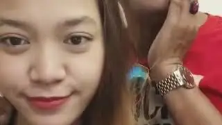 Kakek sugiono indonesia lagi peluk cewek montok