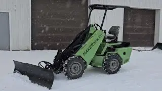 Мини погрузчик Maker 600. Работа отвала с гидроповоротом!
