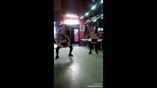 Жёсткий тверк школьниц