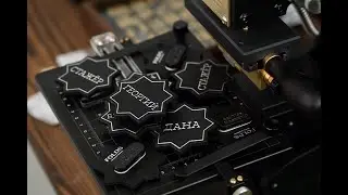 Бейджики из кожи с горячим тиснением фольгой | Hot foil stamping leather badges