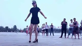 Цинцин шафл! (Китайская танцовщица танцует на площади) - Лучший город земли (кавер) - Стиляги Band