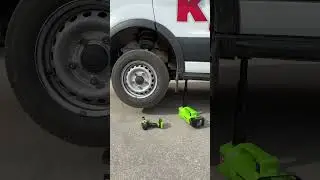 Быстрая замена колес с аккумуляторным домкратом от Greenworks 😎