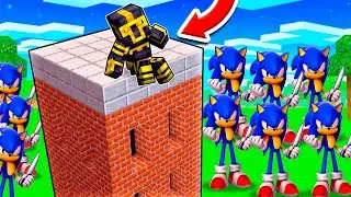 BUILD TO SURVIVE SONIC IN MINECRAFT 😱