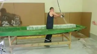 Напыление смолы и ровинга. Производство лодки. Оборудование для напыления.
