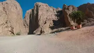Гуляем по Wadi Tayyib Al Ism в 360. Говорим о Саудовской Аравии