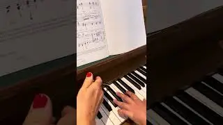 Piano lessons for young beginners . Abrsm Grade 3