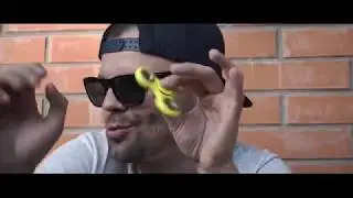 ПАПА И ДОЧКА ЧИТАЕТ РЭП   СПИННЕР НОВЫЙ КЛИП
