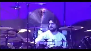Dayo tocando con Dream Theater