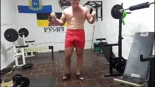 Отжимание на кулаках  нон-стопом на макс - 70 раз ( Св. вес 96 кг, возраст 47,7 лет, рост 175 см.)