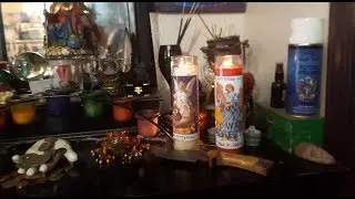 Setting the Lights: Glitter in Candle Magic