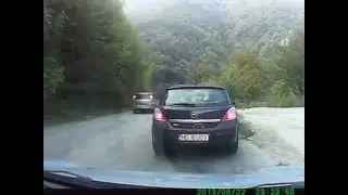 Indisciplină rutieră în Defileul Jiului