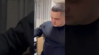 Man's butt 🤭😂😂😂