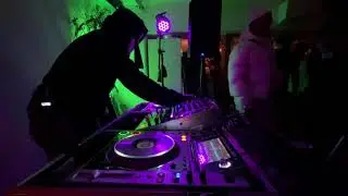 LOONEY CHOONZ LIVE 003 - RONNIE LOKO - CLIP 1
